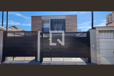 Casa à venda com 114m², 3 quartos e 4 vagas