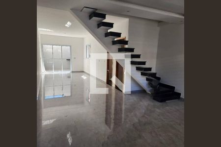 Casa à venda com 114m², 3 quartos e 4 vagas