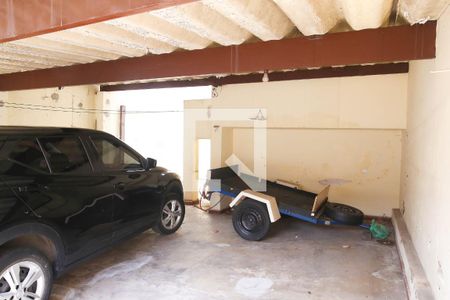 Casa à venda com 128m², 2 quartos e 5 vagas Casa à venda com 128m², 2 quartos e 5 vagasGaragem