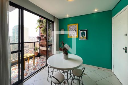 Sala de apartamento para alugar com 2 quartos, 75m² em Moema, São Paulo