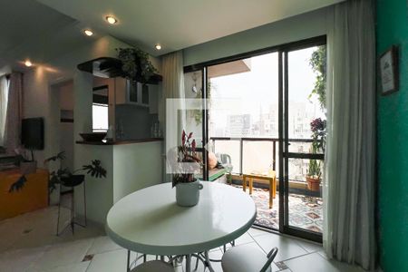 Sala de apartamento para alugar com 2 quartos, 75m² em Moema, São Paulo