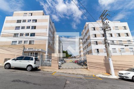 Apartamento à venda com 44m², 2 quartos e 1 vaga Apartamento à venda com 44m², 2 quartos e 1 vagaFachada