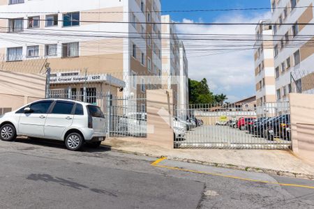 Apartamento à venda com 44m², 2 quartos e 1 vaga Apartamento à venda com 44m², 2 quartos e 1 vagaFachada