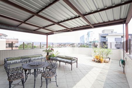 Apartamento à venda com 220m², 5 quartos e 3 vagasCobertura