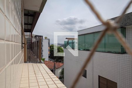 Apartamento à venda com 220m², 5 quartos e 3 vagasCobertura - Vista da suíte 2