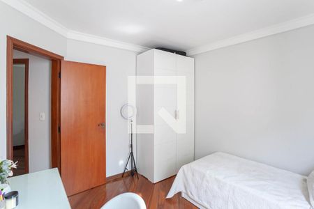 Apartamento à venda com 220m², 5 quartos e 3 vagasQuarto 2