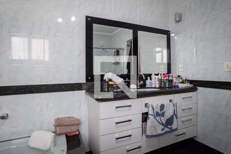 Apartamento à venda com 220m², 5 quartos e 3 vagasCobertura - Banheiro da suíte 2