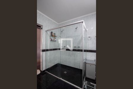 Apartamento à venda com 220m², 5 quartos e 3 vagasCobertura - Banheiro da suíte 2