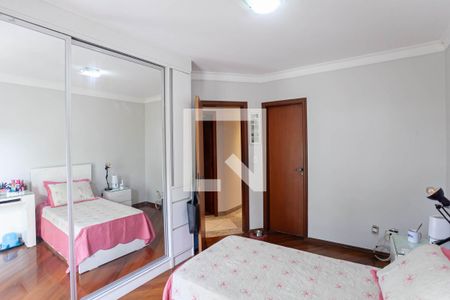 Apartamento à venda com 220m², 5 quartos e 3 vagasSuíte 1