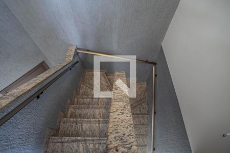 Apartamento à venda com 220m², 5 quartos e 3 vagasEscada