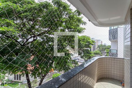 Apartamento à venda com 220m², 5 quartos e 3 vagasVaranda da suíte 1