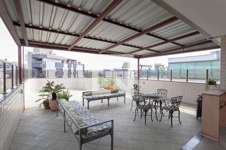 Apartamento à venda com 220m², 5 quartos e 3 vagasCobertura