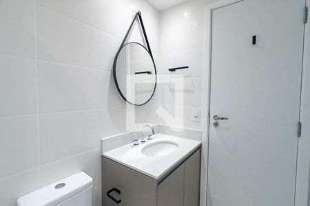 Banheiro de kitnet/studio para alugar com 1 quarto, 26m² em Vila Clementino, São Paulo