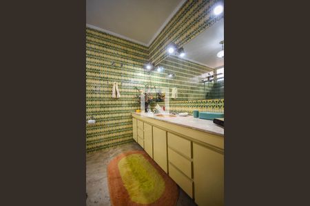 Casa à venda com 519m², 4 quartos e 4 vagas Casa à venda com 519m², 4 quartos e 4 vagasBanheiro da Suíte 1