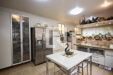 Casa à venda com 519m², 4 quartos e 4 vagas Casa à venda com 519m², 4 quartos e 4 vagasCozinha