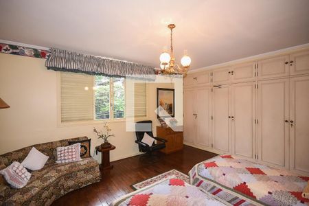 Casa à venda com 519m², 4 quartos e 4 vagas Casa à venda com 519m², 4 quartos e 4 vagasSuíte 2