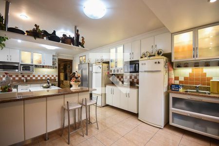 Casa à venda com 519m², 4 quartos e 4 vagas Casa à venda com 519m², 4 quartos e 4 vagasCozinha