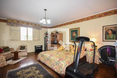 Casa à venda com 519m², 4 quartos e 4 vagas Casa à venda com 519m², 4 quartos e 4 vagasQuarto 1