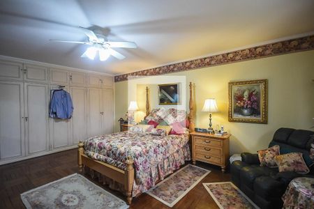 Casa à venda com 519m², 4 quartos e 4 vagas Casa à venda com 519m², 4 quartos e 4 vagasQuarto 2