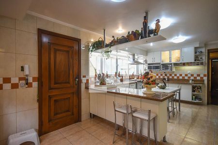 Casa à venda com 519m², 4 quartos e 4 vagas Casa à venda com 519m², 4 quartos e 4 vagasCozinha