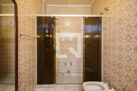 Casa à venda com 519m², 4 quartos e 4 vagas Casa à venda com 519m², 4 quartos e 4 vagasBanheiro da Suíte 2