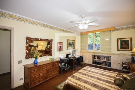 Casa à venda com 519m², 4 quartos e 4 vagas Casa à venda com 519m², 4 quartos e 4 vagasSuíte 1