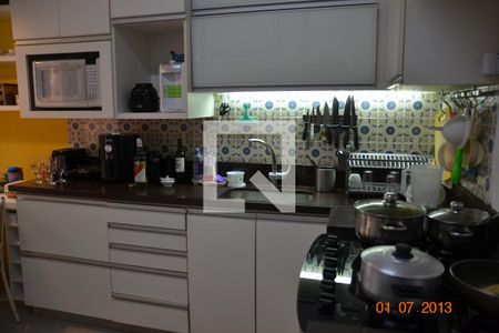 Casa à venda com 235m², 4 quartos e 2 vagasCozinha