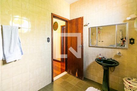 Casa à venda com 315m², 3 quartos e 8 vagas Casa à venda com 315m², 3 quartos e 8 vagasBanheiro Social