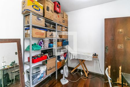 Casa à venda com 315m², 3 quartos e 8 vagas Casa à venda com 315m², 3 quartos e 8 vagasQuarto de Serviço