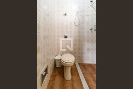 Casa à venda com 315m², 3 quartos e 8 vagas Casa à venda com 315m², 3 quartos e 8 vagasBanheiro de Serviço