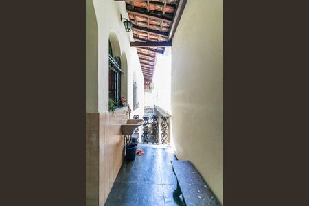 Casa à venda com 315m², 3 quartos e 8 vagas Casa à venda com 315m², 3 quartos e 8 vagasÁrea de Serviço