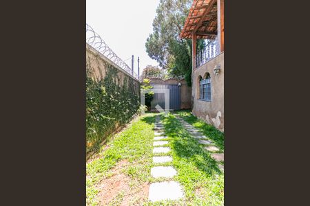 Casa à venda com 315m², 3 quartos e 8 vagas Casa à venda com 315m², 3 quartos e 8 vagasGaragem