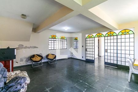 Casa à venda com 315m², 3 quartos e 8 vagas Casa à venda com 315m², 3 quartos e 8 vagasÁrea comum