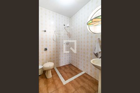 Casa à venda com 315m², 3 quartos e 8 vagas Casa à venda com 315m², 3 quartos e 8 vagasBanheiro de Serviço