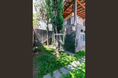 Casa à venda com 315m², 3 quartos e 8 vagas Casa à venda com 315m², 3 quartos e 8 vagasEntrada