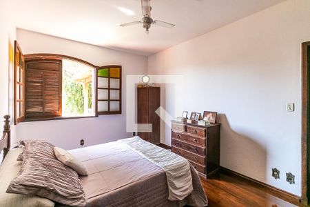 Casa à venda com 315m², 3 quartos e 8 vagas Casa à venda com 315m², 3 quartos e 8 vagasSuíte