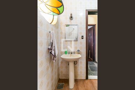 Casa à venda com 315m², 3 quartos e 8 vagas Casa à venda com 315m², 3 quartos e 8 vagasBanheiro de Serviço