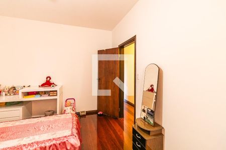 Casa à venda com 315m², 3 quartos e 8 vagas Casa à venda com 315m², 3 quartos e 8 vagasQuarto 2