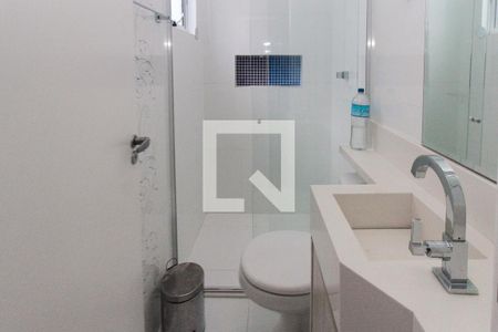 Casa à venda com 143m², 3 quartos e 2 vagas Casa à venda com 143m², 3 quartos e 2 vagasBanheiro Social