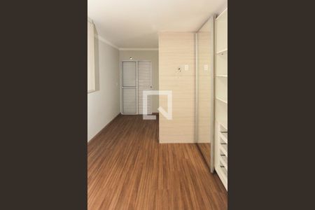 Casa à venda com 143m², 3 quartos e 2 vagas Casa à venda com 143m², 3 quartos e 2 vagasSuite