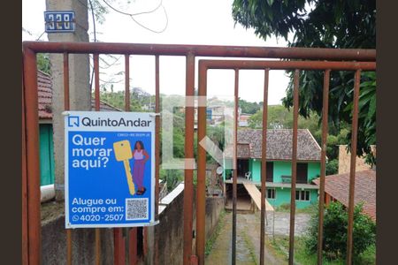 Casa à venda com 320m², 3 quartos e 2 vagas Casa à venda com 320m², 3 quartos e 2 vagasPlaquinha
