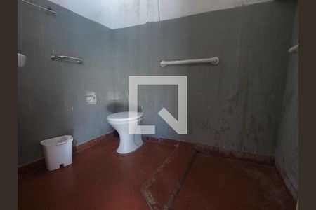 Casa à venda com 254m², 3 quartos e 3 vagasBanheiro 01 ao lado da cozinha