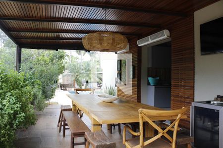 Casa de condomínio à venda com 1000m², 5 quartos e 6 vagasJantar externo 