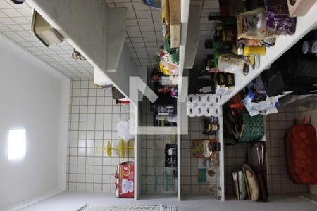 Casa de condomínio à venda com 1000m², 5 quartos e 6 vagasDespensa