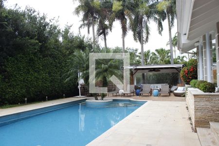 Casa de condomínio à venda com 1000m², 5 quartos e 6 vagasPiscina