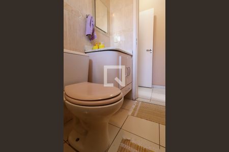 Casa à venda com 170m², 3 quartos e 2 vagas Casa à venda com 170m², 3 quartos e 2 vagasBanheiro suite