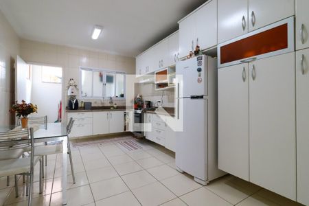 Casa à venda com 170m², 3 quartos e 2 vagas Casa à venda com 170m², 3 quartos e 2 vagasCozinha