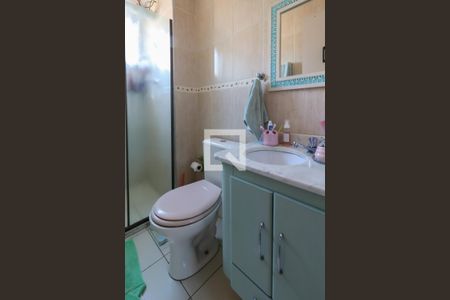 Casa à venda com 170m², 3 quartos e 2 vagas Casa à venda com 170m², 3 quartos e 2 vagasBanheiro social