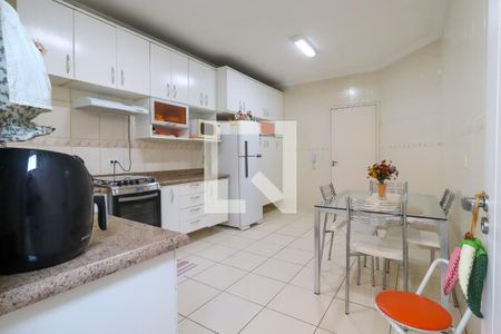 Casa à venda com 170m², 3 quartos e 2 vagas Casa à venda com 170m², 3 quartos e 2 vagasCozinha