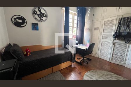 Casa à venda com 650m², 5 quartos e 6 vagas Casa à venda com 650m², 5 quartos e 6 vagasQuarto 2